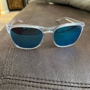 Oakley Mens Manorburn Prizm Blue Sunglasses. Have case for them too.